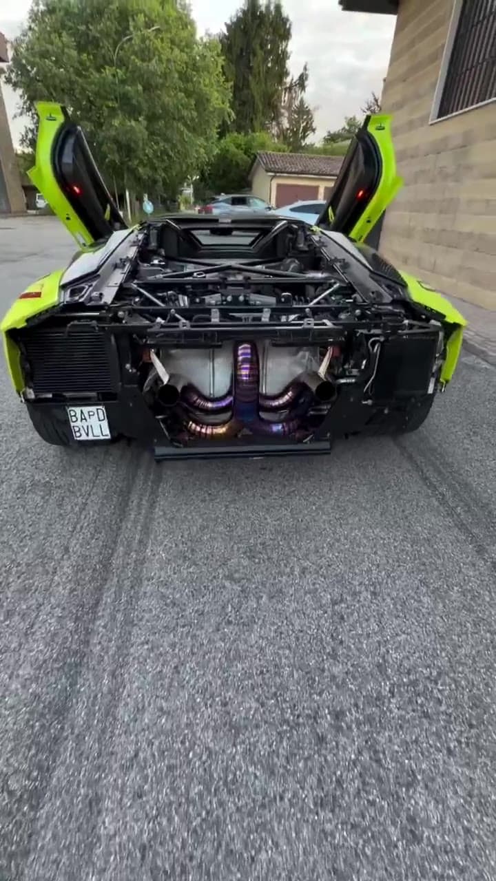 Lamborghini Aventador — Warning We Are Coming For Everyone 6 to 1 Race